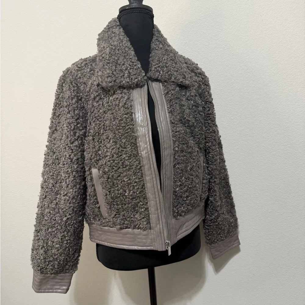 🔥SALE🔥NWT Gabrielle Union Gray Teddy Jacket W2